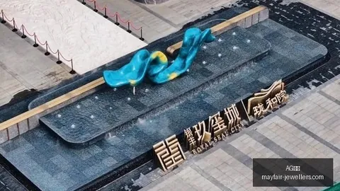 电竞女神联名发布，时尚电竞服饰受追捧